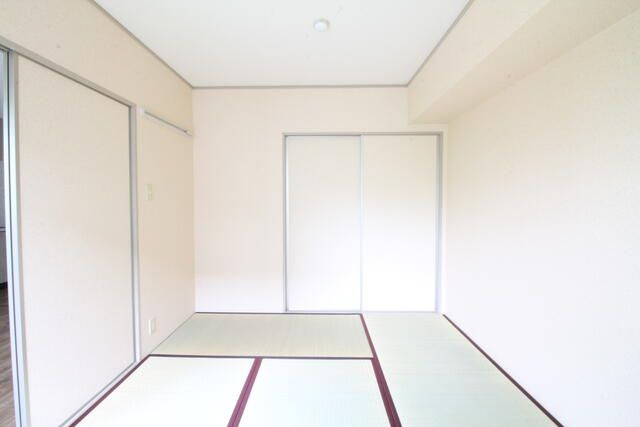 海老名市下今泉２丁目のアパートの寝室