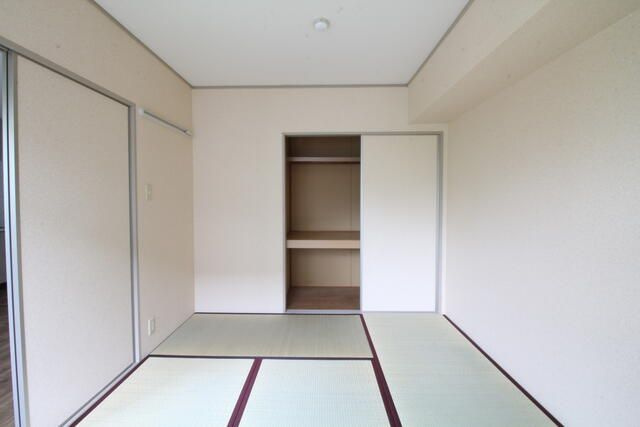 海老名市下今泉２丁目のアパートの収納