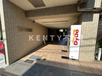 【エントランス】 | ガリシア千鳥町 | 清潔なエントランスです