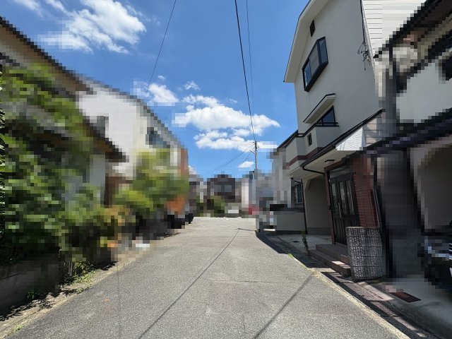 乙訓郡大山崎町下植野寺門の前面道路含む現地写真|前道：西側公道幅員約5.9ｍ接面約6.0ｍ