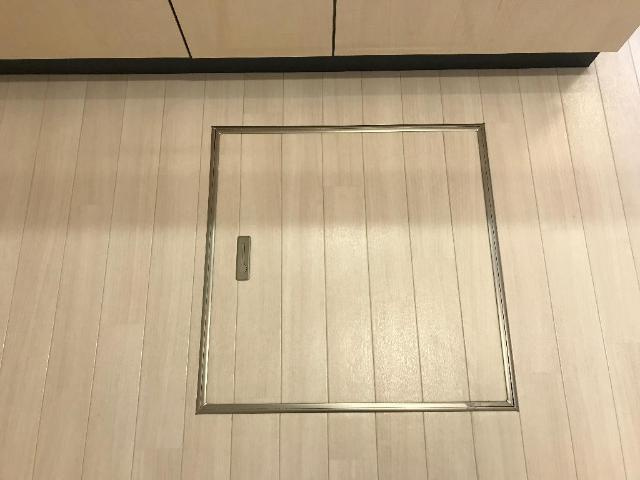 エンプレスⅠのキッチン|床下収納