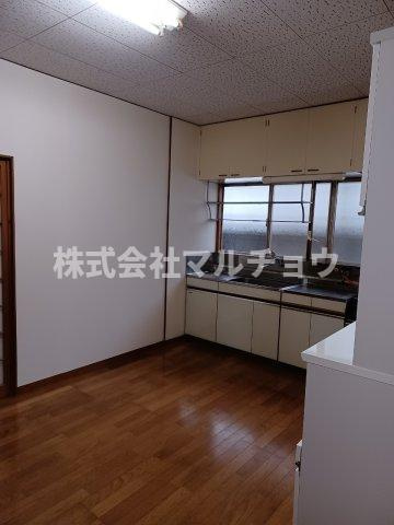 文里戸建て(オーナーチェンジ）のキッチン|コンパクトなキッチンで掃除もラクラク