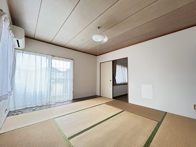 久喜市栗原4丁目中古住宅の和室|2階和室（1）
