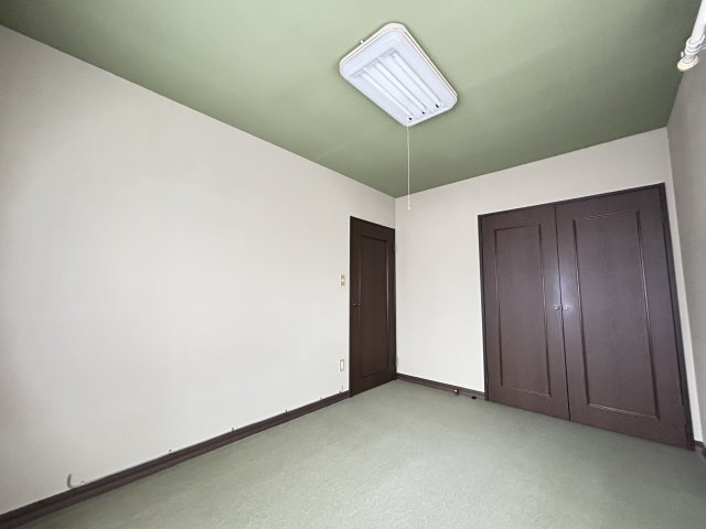 久喜市栗原4丁目中古住宅の洋室|2階北側洋室（2）