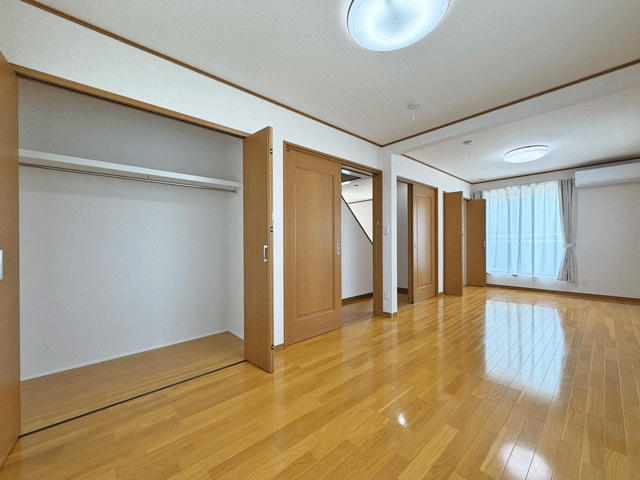 富谷市杜乃橋2丁目の洋室