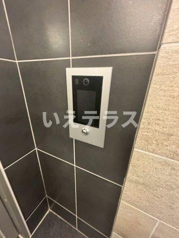 セオリー神戸ドミールの玄関
