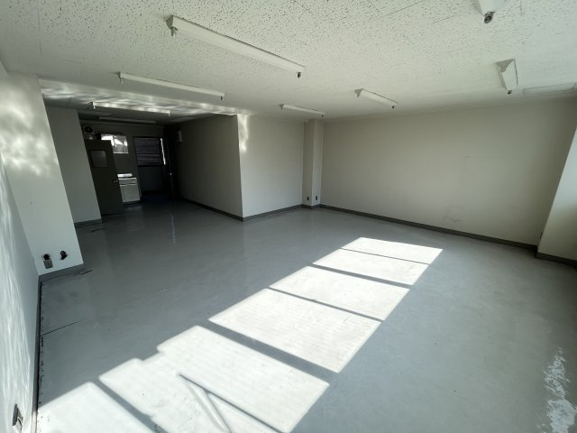 みよしやビルの内装