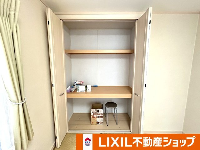 久喜市西大輪中古戸建の収納|１階和室。収納も十分です。