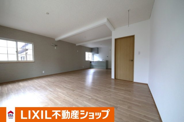 上尾市井戸木１丁目中古戸建の洋室|2階洋室17帖