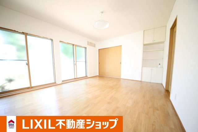 上尾市井戸木１丁目中古戸建の洋室|1階洋室10帖