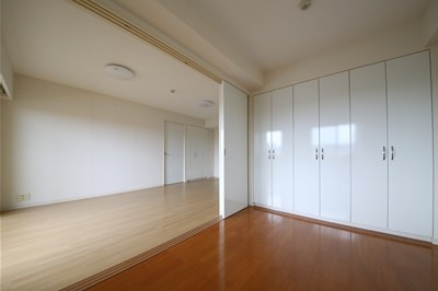 サンクレイドル春日部の洋室|リビング横の５帖洋室です
