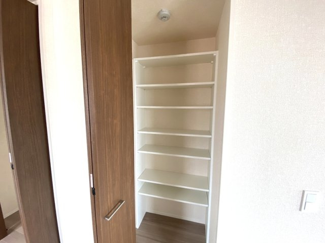 メゾン ド 常盤の収納|6.0帖洋室収納☆彡