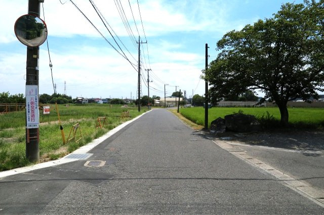 上川崎全８区画Ｎｏ,８の前面道路含む現地写真|西側市道　北側より望む