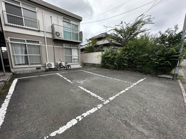 コーポ藤の駐車場