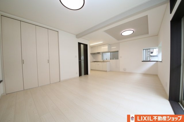 久喜北１丁目中古戸建の居間・リビング|LDK（2）