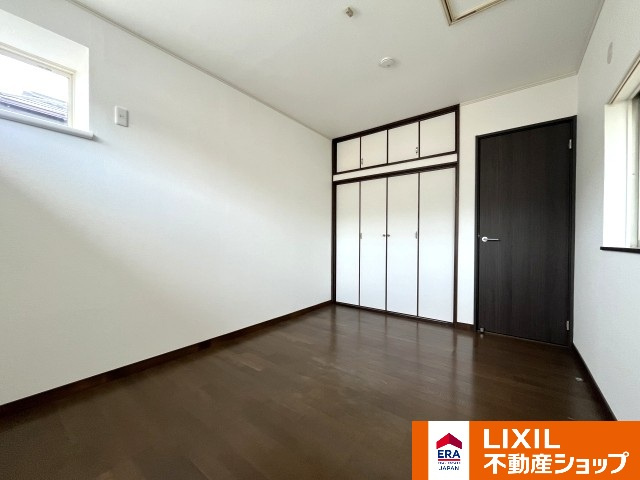久喜北１丁目中古戸建の洋室|中2階洋室（2）