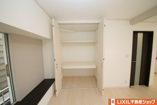 久喜北１丁目中古戸建の収納|LDK収納（2）