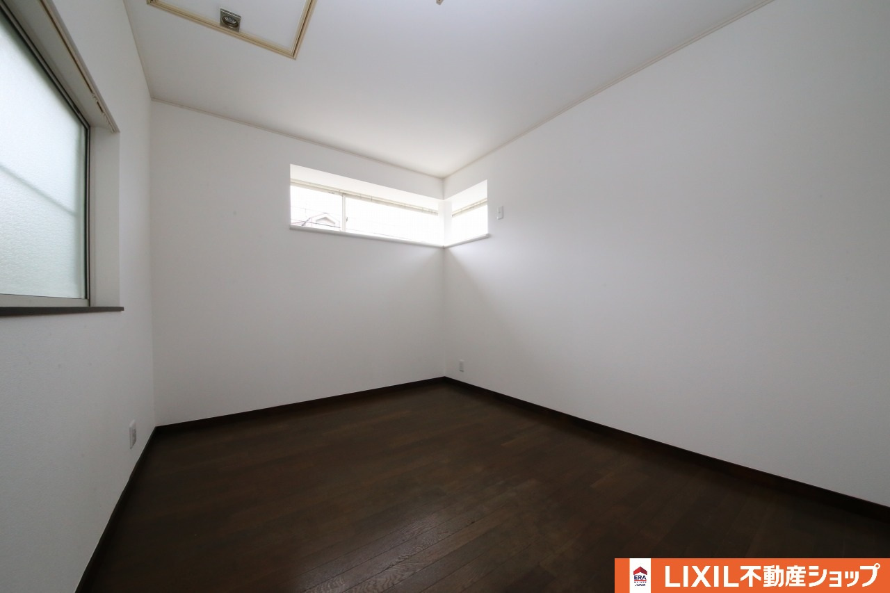 久喜北１丁目中古戸建の洋室|中２階（1）