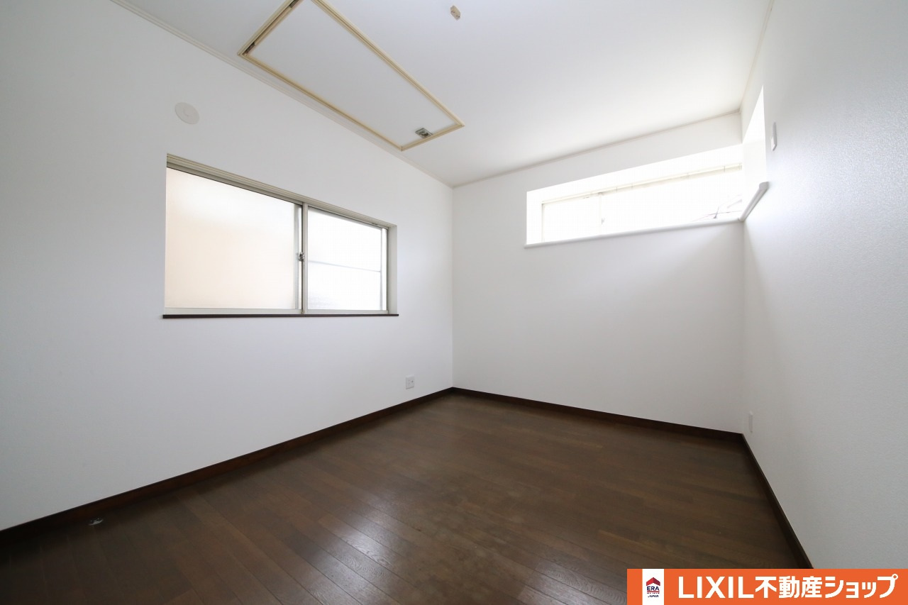 久喜北１丁目中古戸建の洋室|中２階（2）