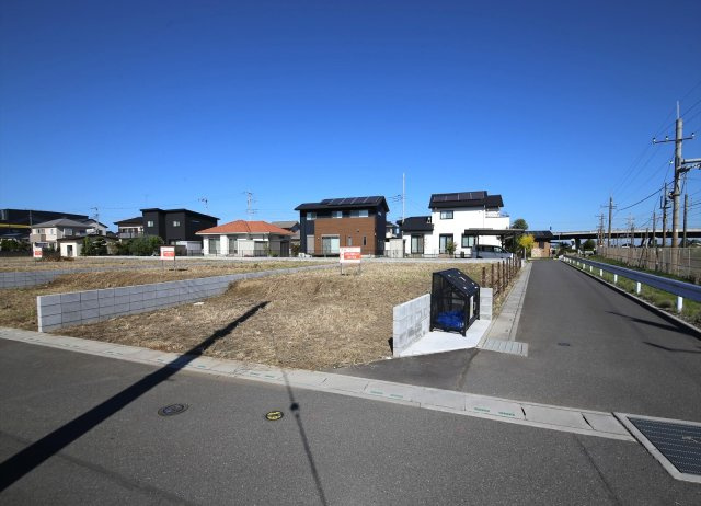 久喜市八甫 第八期 全７区画の前面道路含む現地写真|南東から撮影。