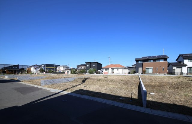 久喜市八甫 第八期 全７区画の前面道路含む現地写真|南東から撮影。