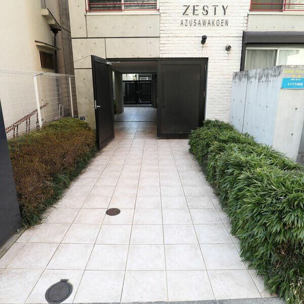 ＺＥＳＴＹ小豆沢公園のエントランス