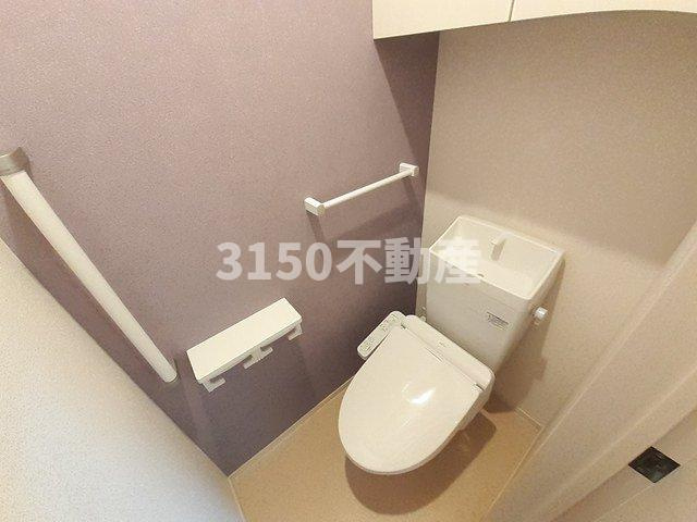 クエイルＢのトイレ|落ち着いた色調のトイレです