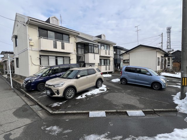 セジュール船木の駐車場