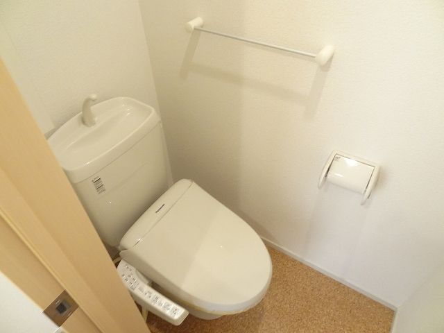 デフィ１０３７のトイレ
