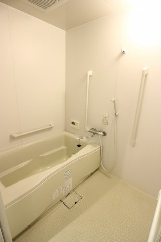 アメニティコート明舞1号棟の浴室|※同建物別部屋参考写真