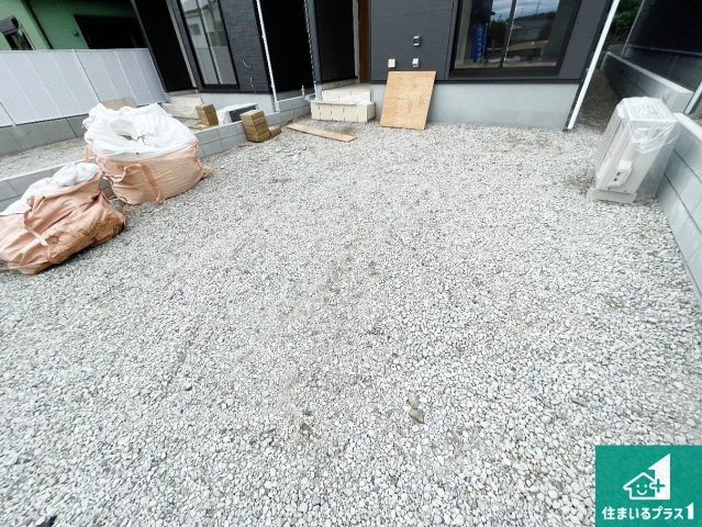 京田辺市薪天神堂　第9期　新築一戸建ての駐車場|駐車スペース！散水栓があるので、こまめに愛車を洗えます！