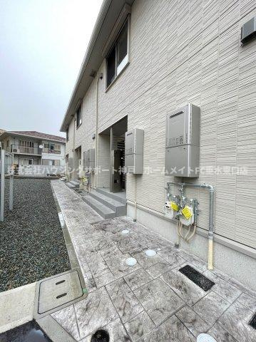 クローバー富士5号館のエントランス