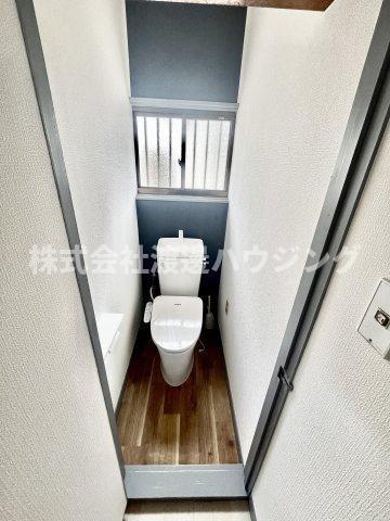成田東が丘町一戸建のトイレ