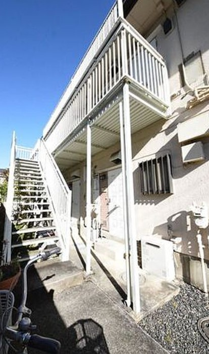 国立市東４丁目のアパートの外観