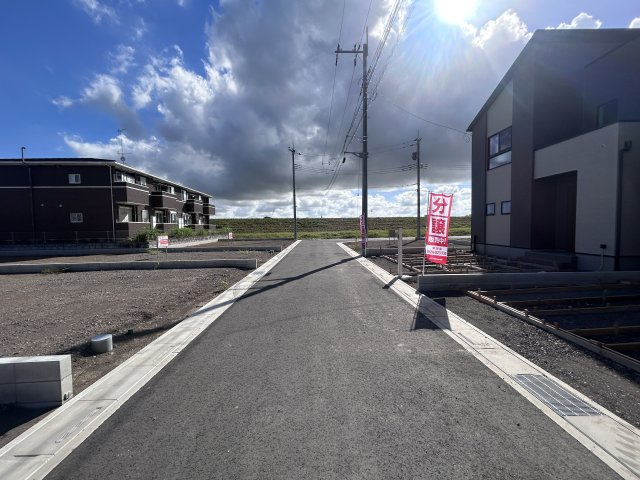 西金野井１５区画ＮＯ,５の前面道路含む現地写真|前面道路（東）