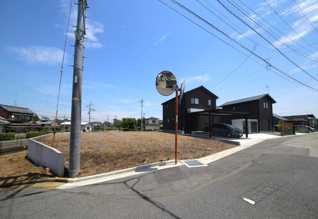 八甫全７区画 （北）ＮＯ,６の前面道路含む現地写真|北側から撮影。南側住戸建設後写真。