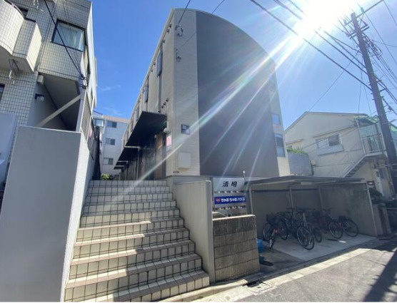杉並区高円寺南３丁目のアパートのエントランス