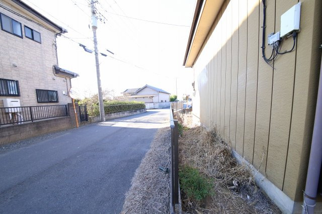 東大輪土地の前面道路含む現地写真|西側方向
