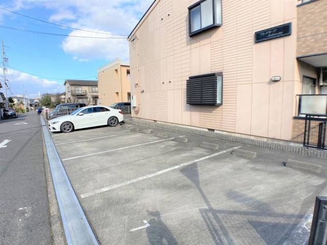 アレグリーアNISHINODAIの駐車場
