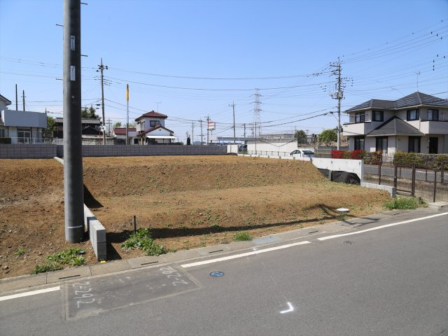 八甫全７区画 （北）ＮＯ,７の前面道路含む現地写真|南東側から撮影。