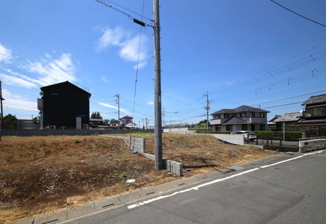 八甫全７区画 （北）ＮＯ,７の前面道路含む現地写真|南東側から撮影。南側住戸建設後写真。