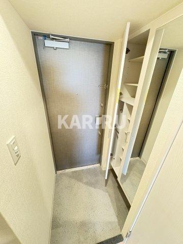 ファステート東大阪アダマスの玄関