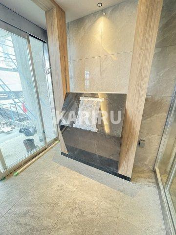 ファステート東大阪アダマスのエントランス