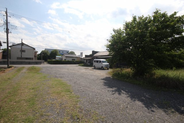 間口土地の外観|東側より本物件を撮影