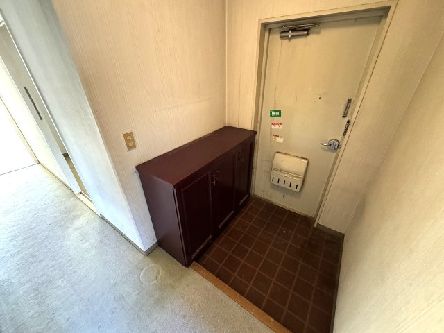 東鷲宮ニュータウン公園通りの玄関|リフォーム提案はお任せください♪