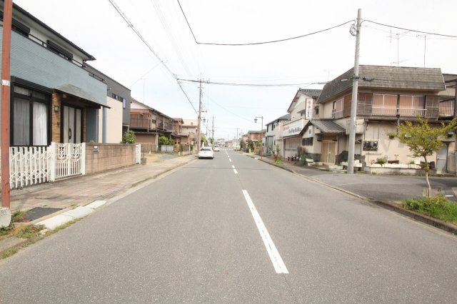 久喜市中妻土地の前面道路含む現地写真|前面道路（北側方向）