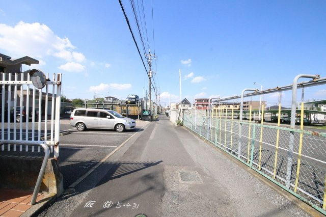 パレ・ドール久喜Ⅲのその他|前面道路（南側方向）