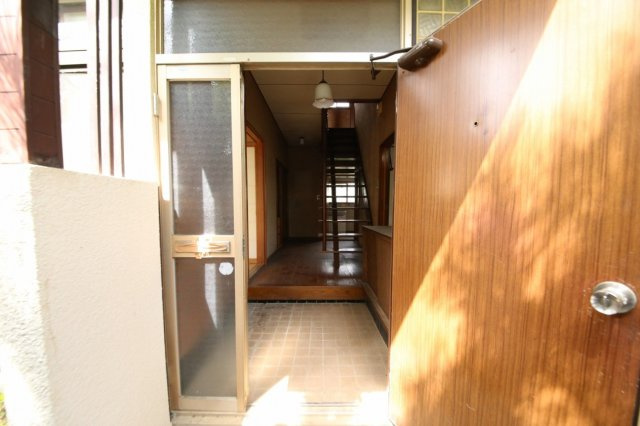 久喜市伊坂中古戸建の玄関