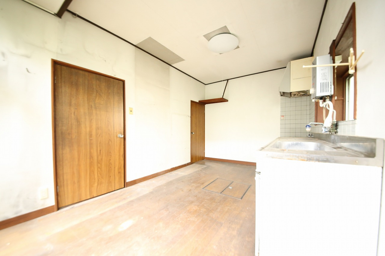 久喜市伊坂中古戸建の居間・リビング