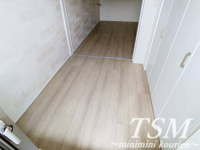 Ｃｈａｔｏｎ日新町の洋室